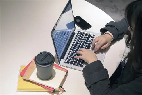 加拿大的人到匈牙利旅游需要多少天